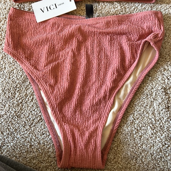 VICI Women’s Bikini Set - Picture 3 of 3